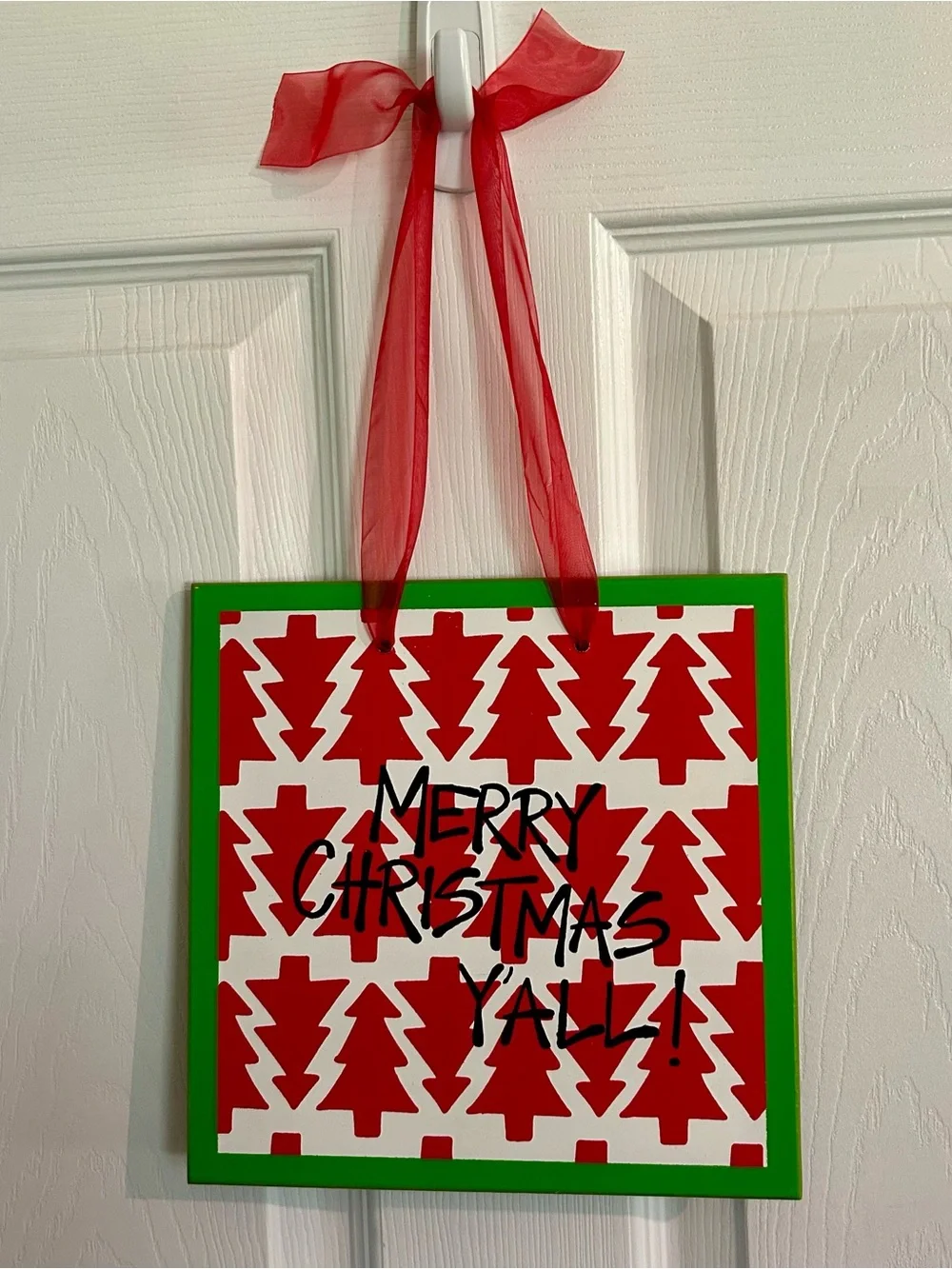Magnolia Lane Collection Red and Green Christmas Tree Wall Sign